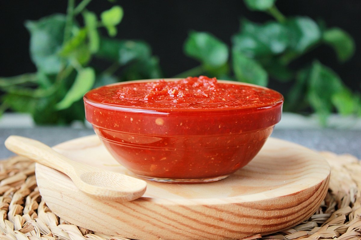 Plato con salsa sriracha