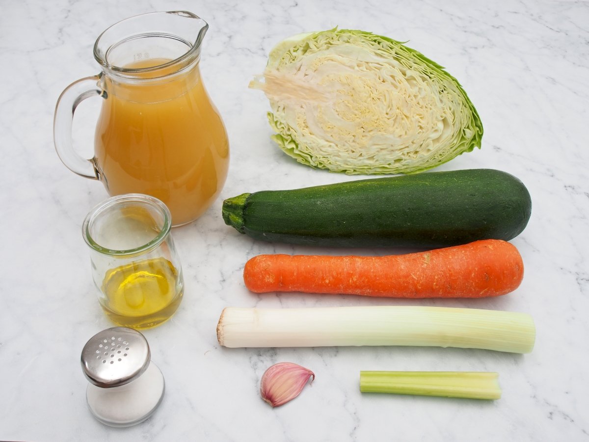 Ingredientes para hacer la sopa de verduras